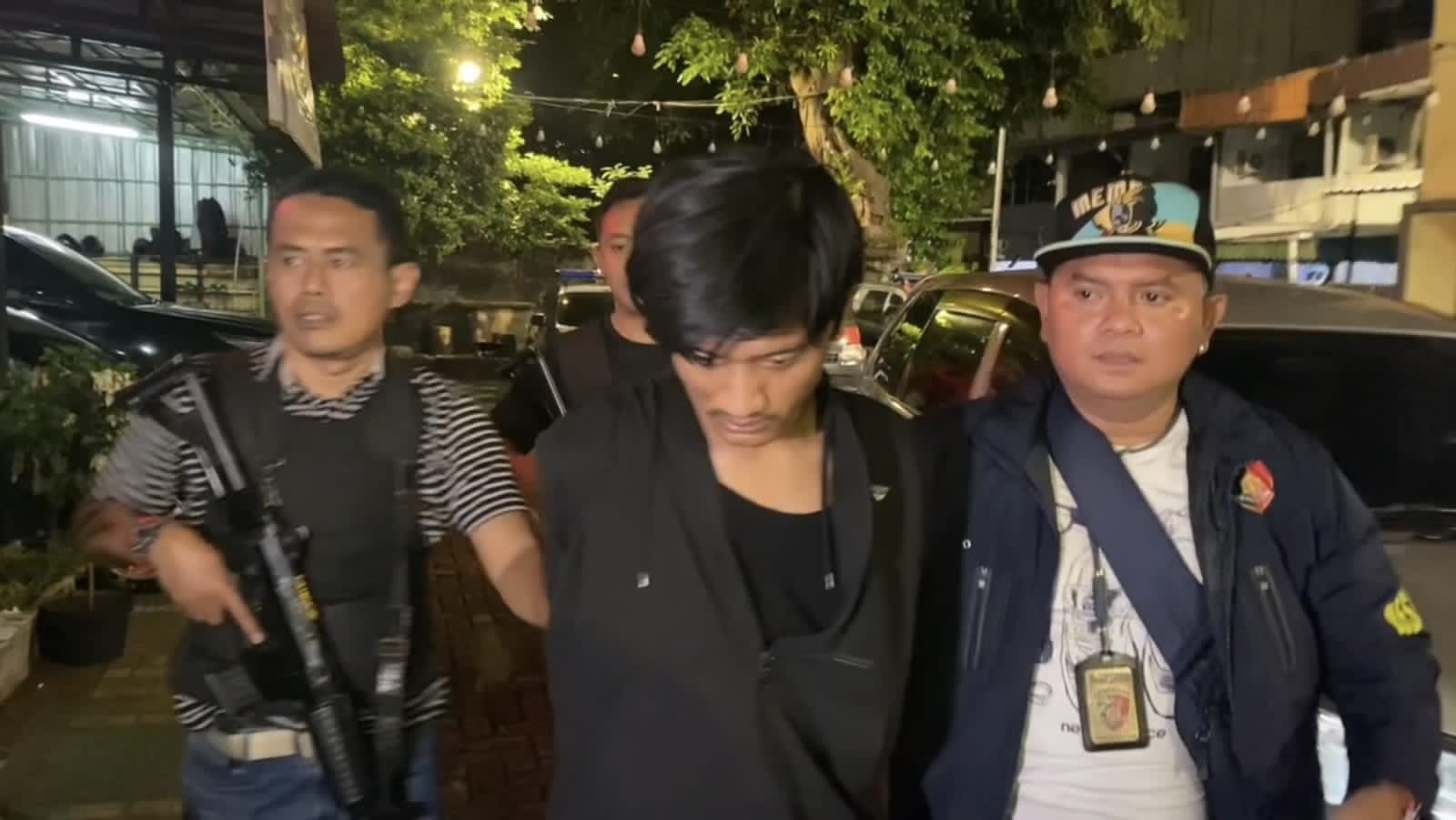 Terekam CCTV, Jambret Bersenjata Tajam Ditangkap Polisi di Tambora